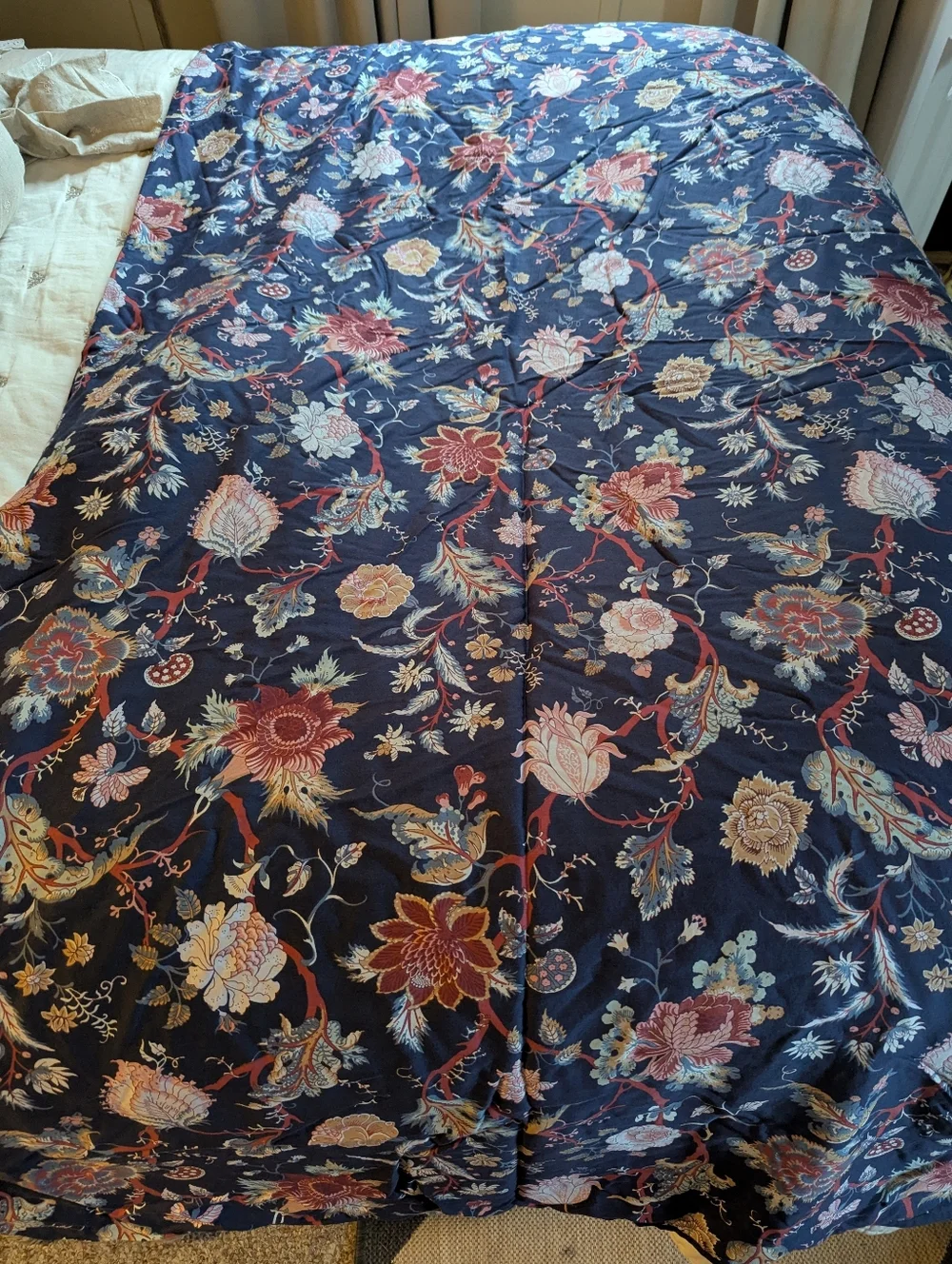 Ikea Nasselocka king size duvet set ( duvet & 2 Shams) navy blue with florals